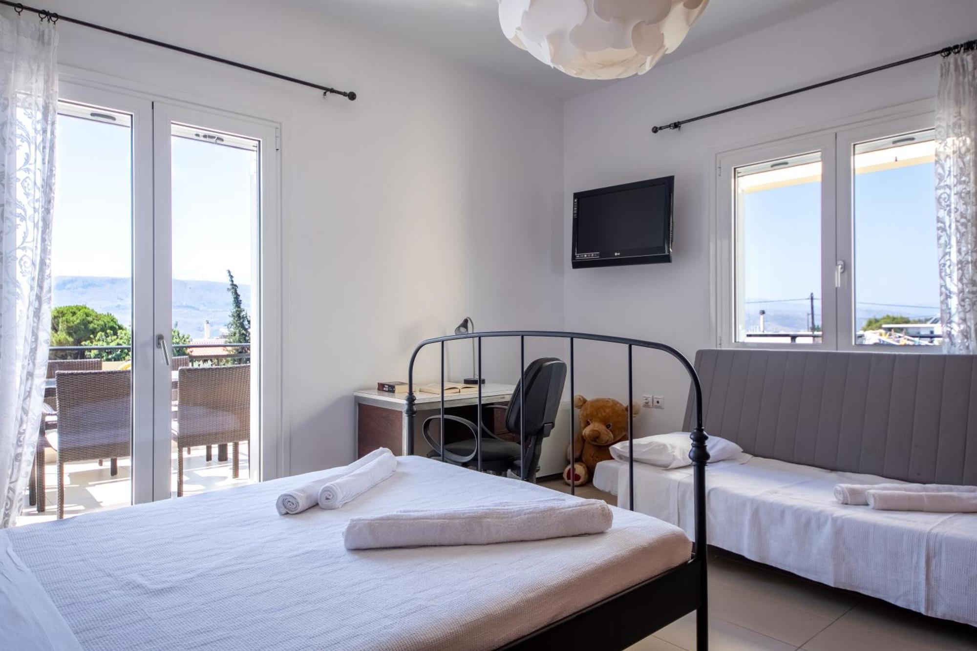 Souda Bay View With Private Pool Near Chania Khania